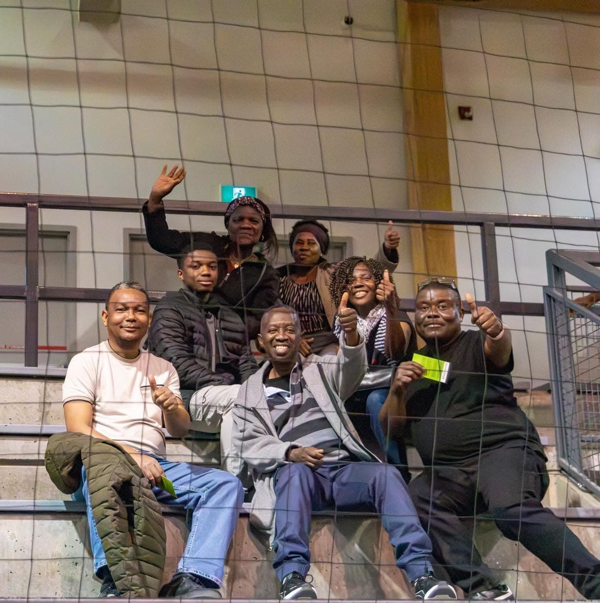Famille de supporters dans les gradins